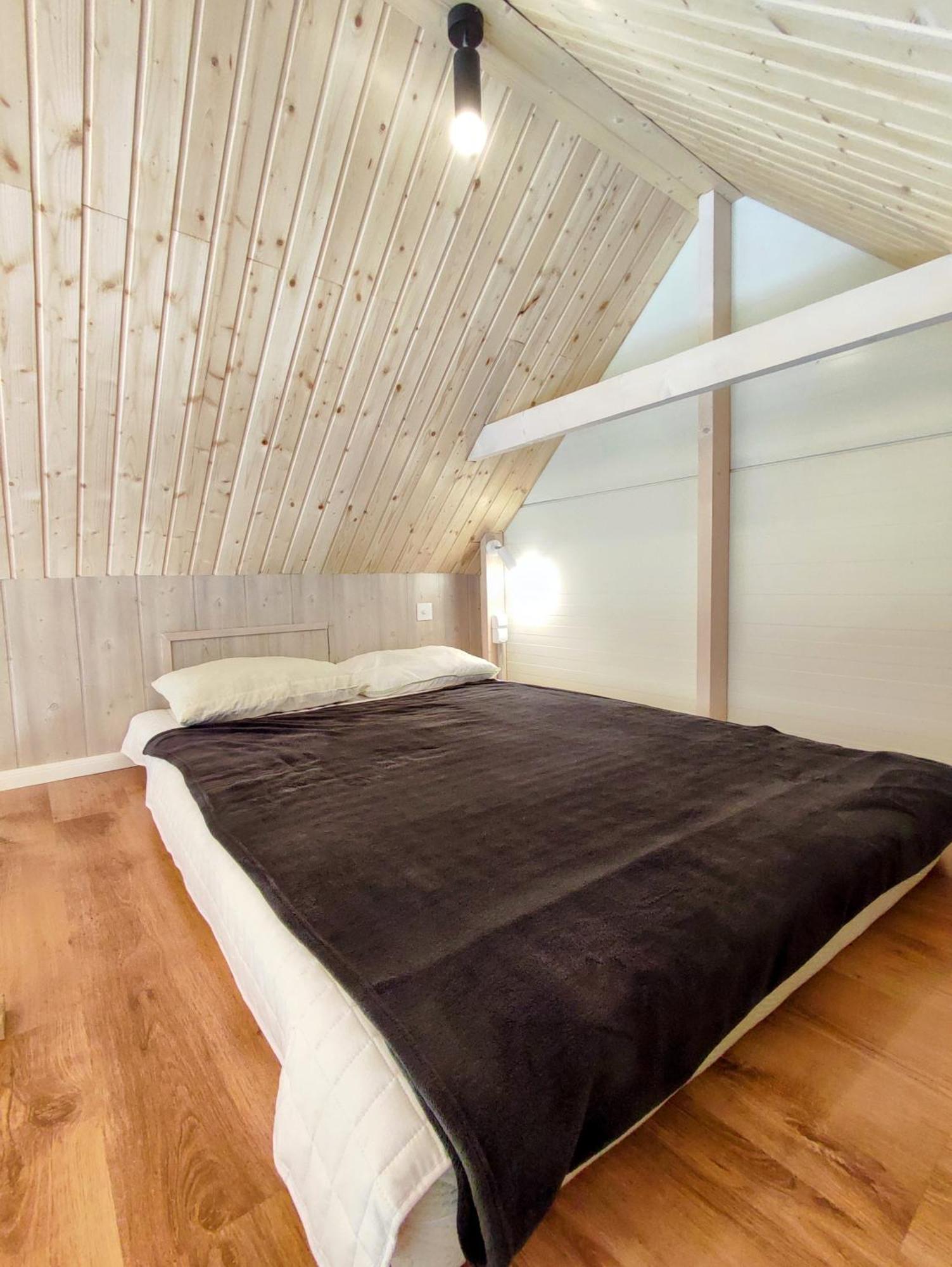 Modern Sauna Cabin In Horse Ranch Liyeplauke Exterior photo